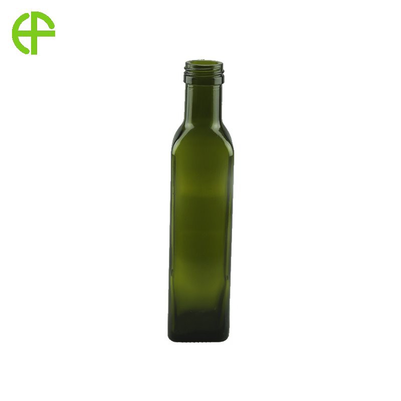 Kvadrātveida zaļās olīveļļas pudele